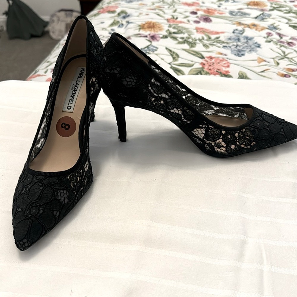 Karl Lagerfeld Paris pumps